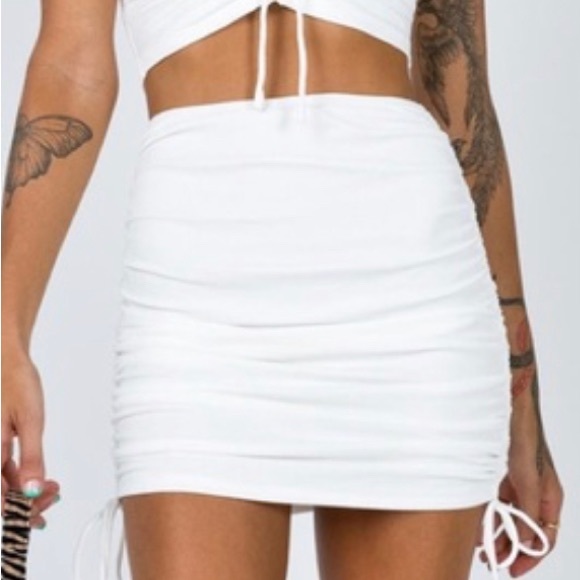 SKIRT BUNDLE!! 🚨SEND OFFERS🚨 - Picture 2 of 10